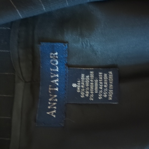 Ann Taylor Blazer wool blend black pinstripe Mob Wife Academia classic  Sz 8 - Picture 8 of 10